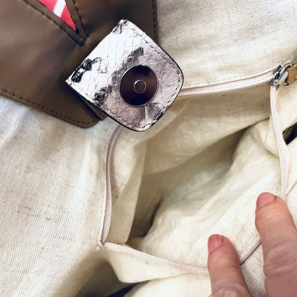 VINCE CAMUTO Afina raffia straw, canvas and snakeskin leather tote EUC - Picture 6 of 13